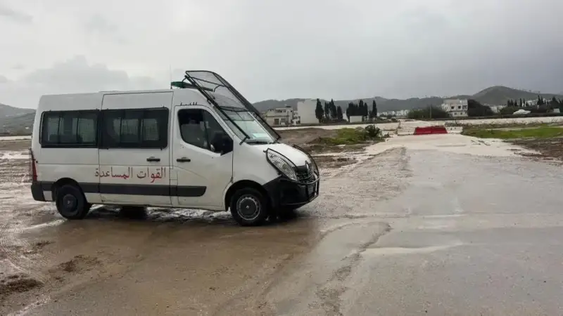 بعد أن غمرتها السيول.. السلطات في تطوان تغلق "قنطرة توركوس" نهائياً أمام السيارات بحواجز إسمنتية