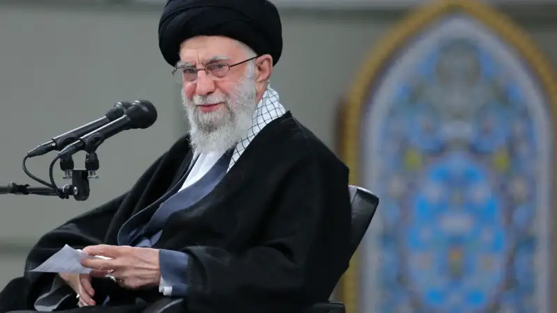ترامب يعلن مقتل المرشد الأعلى الإيراني علي خامنئي… وطهران تلتزم الصمت الرسمي