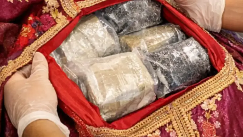 القضاء الإماراتي يقضي بالمؤبد في حق سيدة من طنجة وشقيقيها في قضية كوكايين