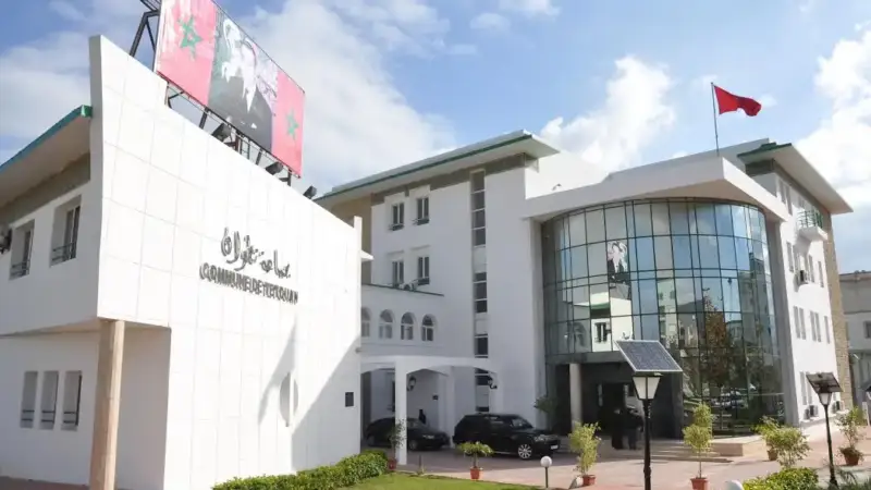 تفويت عقارات المنطقة الصناعية بتطوان يثير الجدل… والجماعة تردّ ببيان تفصيلي لتوضيح المساطر القانونية