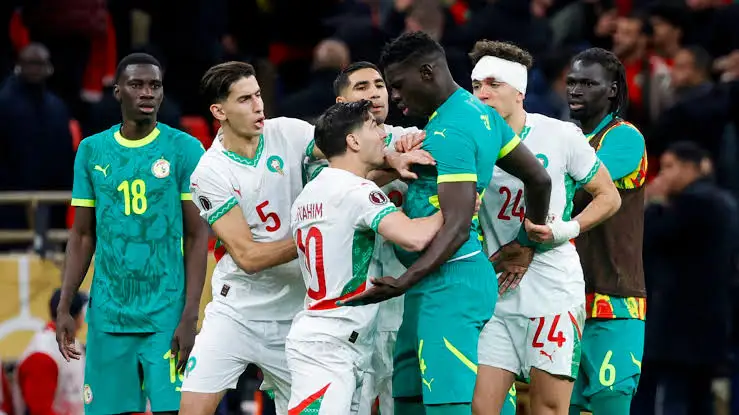 قرار “الكاف” يُنصف المغرب… إشادة دولية واسعة بتتويج “أسود الأطلس” بلقب “كان 2025”