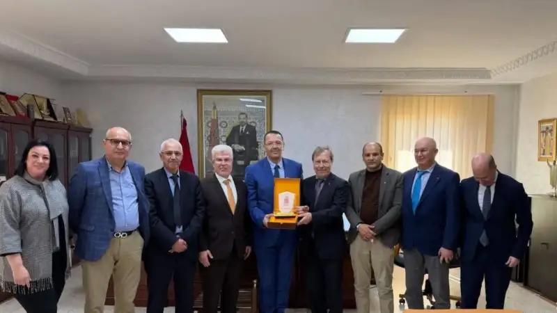 البكوري يفتح أبواب تطوان أمام الاستثمارات الإسبانية في لقاء رفيع مع رئيس غرفة تجارة برشلونة