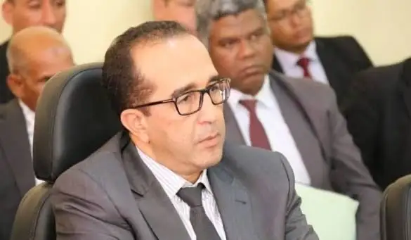 رخص العربات بالحسيمة.. هل خضع المجلس البلدي لمنطق الزبونية؟ الشارع يطالب بالحقيقة"