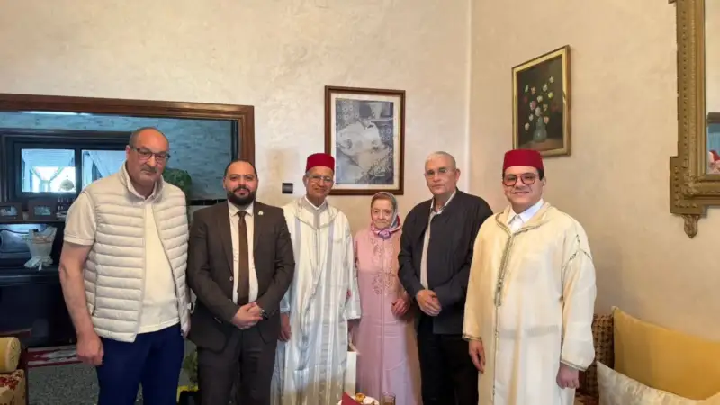 عامل إقليم تطوان في زيارة تفقدية لعائلة الهرم المرحوم محمد العربي التمسماني بمناسبة الذكرى 25 لوفاته