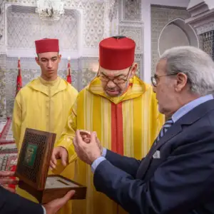 جلالة الملك يتسلم التقرير السنوي لبنك المغرب.. الجواهري يدعو إلى توزيع أكثر عدالة لثمار النمو وتسريع الإصلاحات الاقتصادية