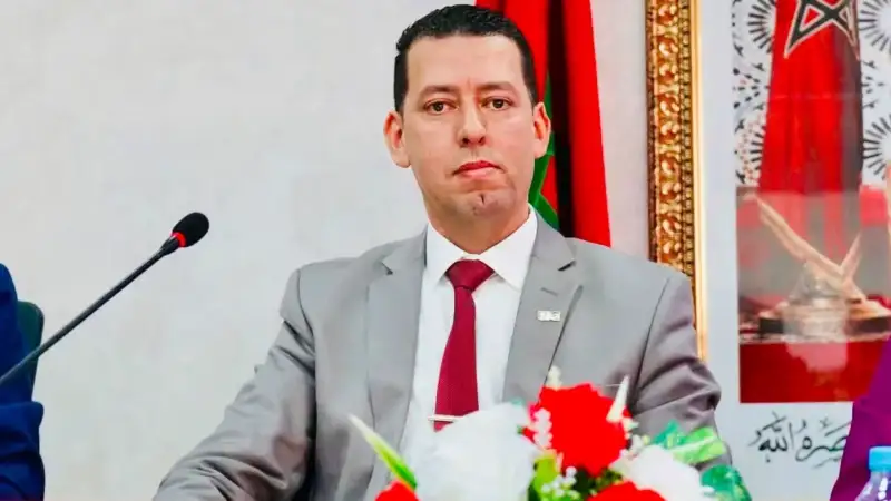 عبد الحكيم البوشعيبي.. كفاءة من الحسيمة صنعت مسارها بالعلم والاجتهاد